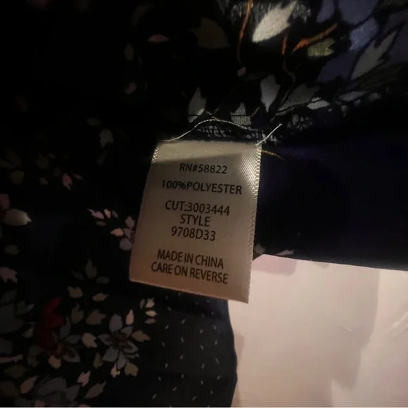 Max Studio Dark Blue Floral Blouse - Large - NWOT - Picture 4 of 8